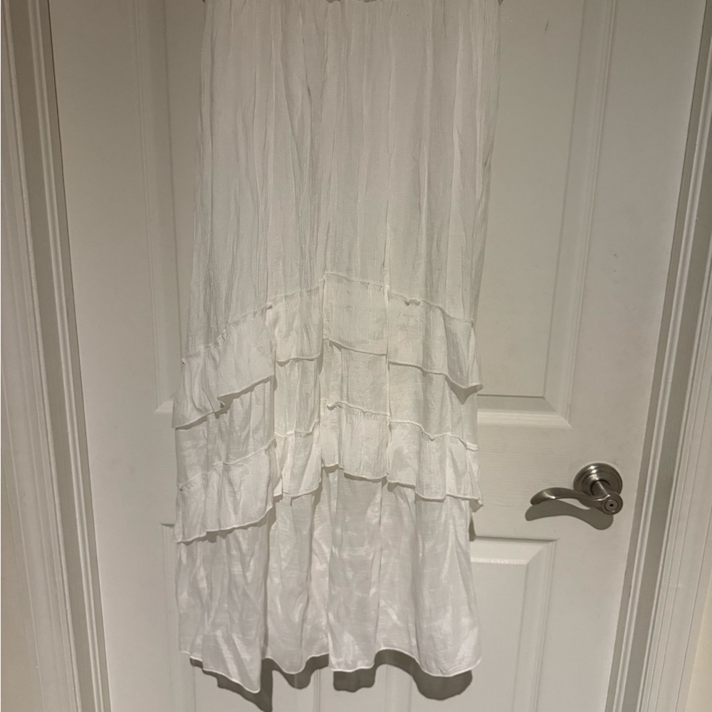 Elegant White Ruffled Dress - Picture 2 of 5